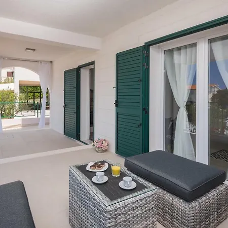 Basic Villa Sevid