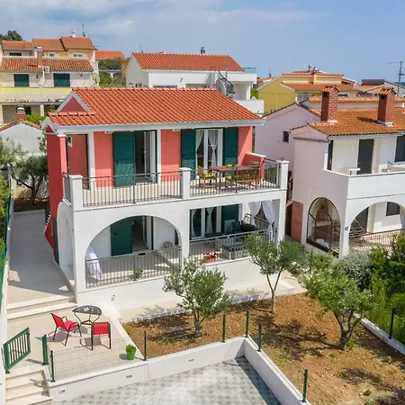Basic Villa Sevid